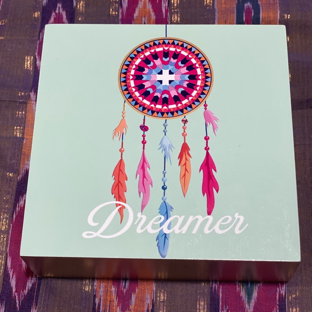 “Dreamer” Wood Box Macbeth Collection